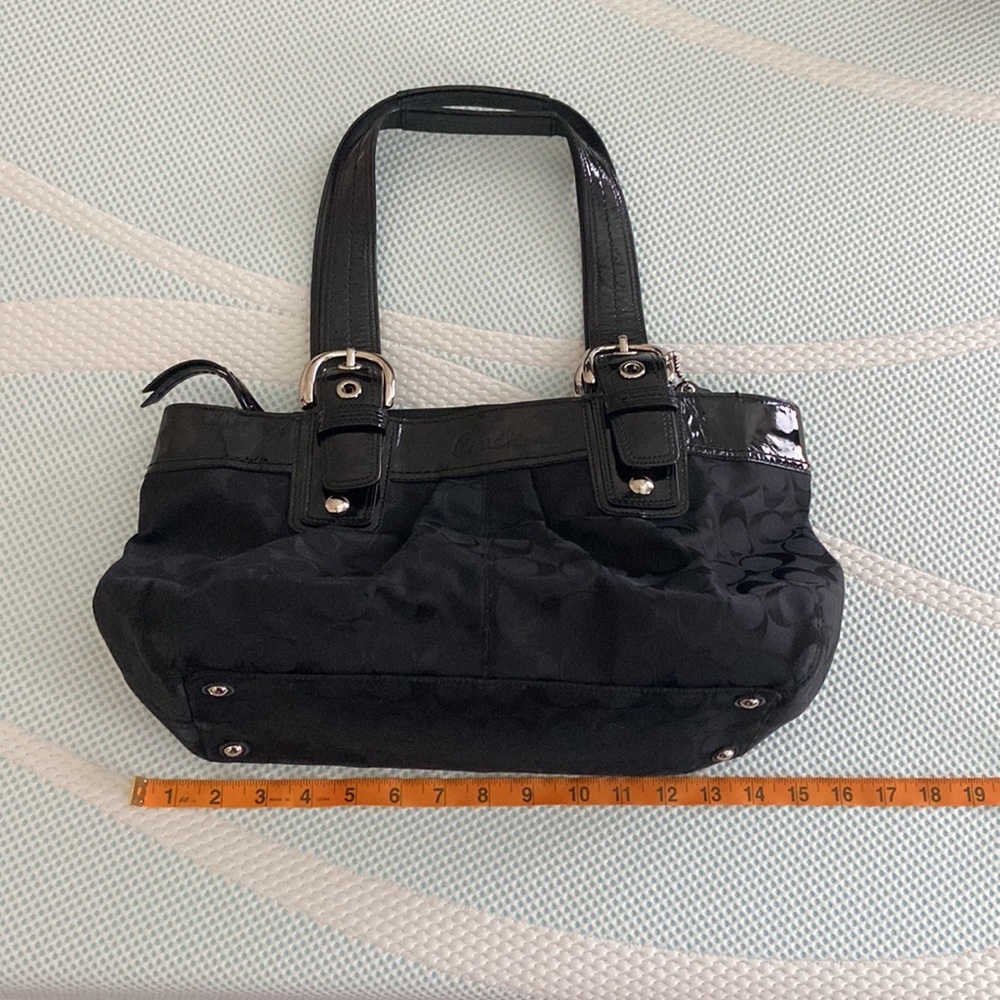 Coach classic black handbag - Picture 9 of 11